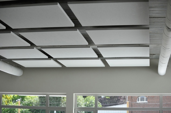 Akoestische plafond eilanden 1