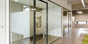 Glaswand voor kantoor