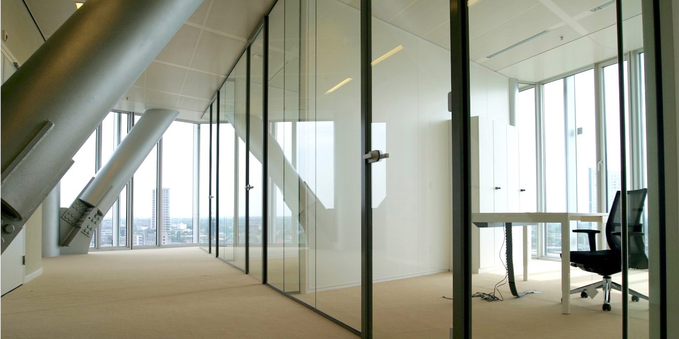 Glazen systeemwanden Deterink