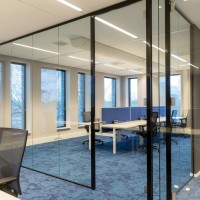 Glazen kantoorwand inclusief glazen deuren