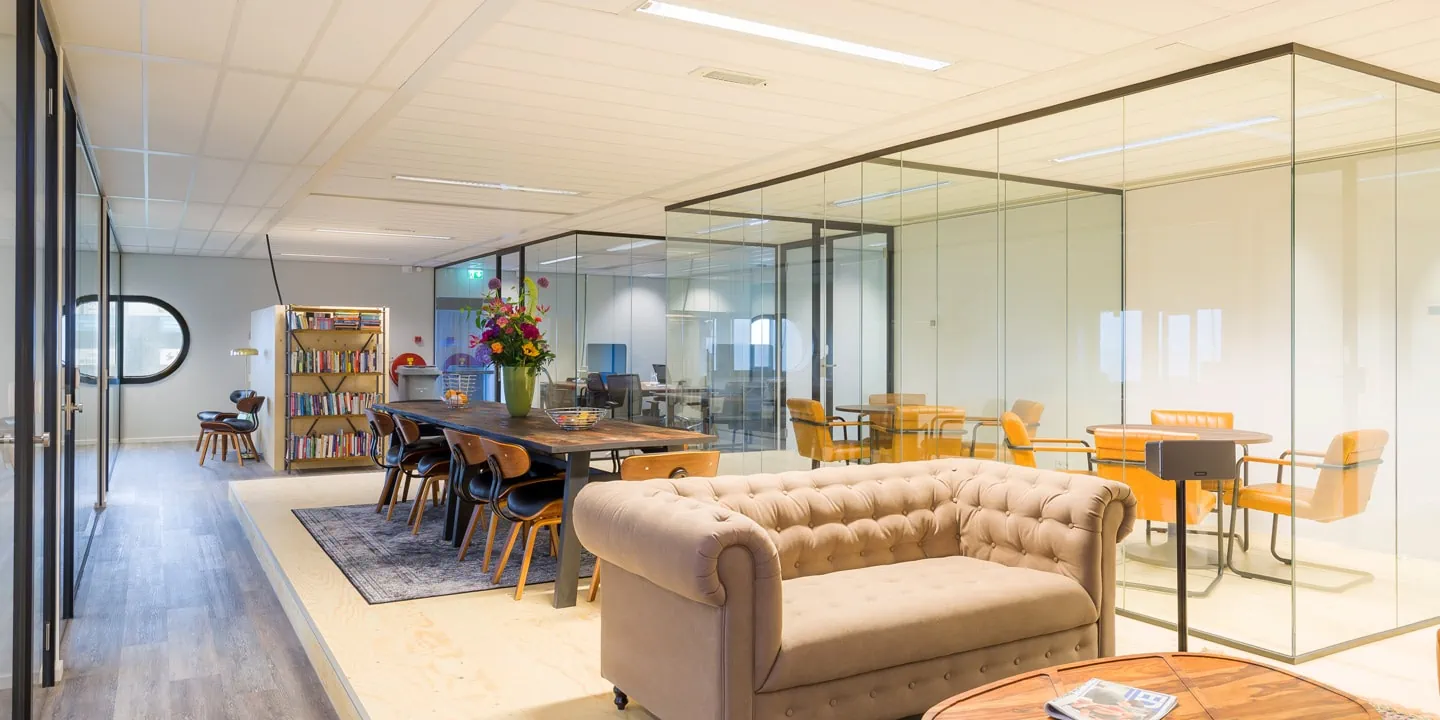 Slimline glazen scheidingswanden De Toetspraktijk