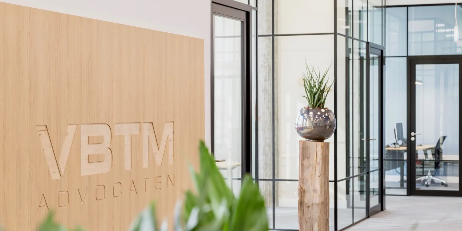 kantoor vbtm retro look glaswanden