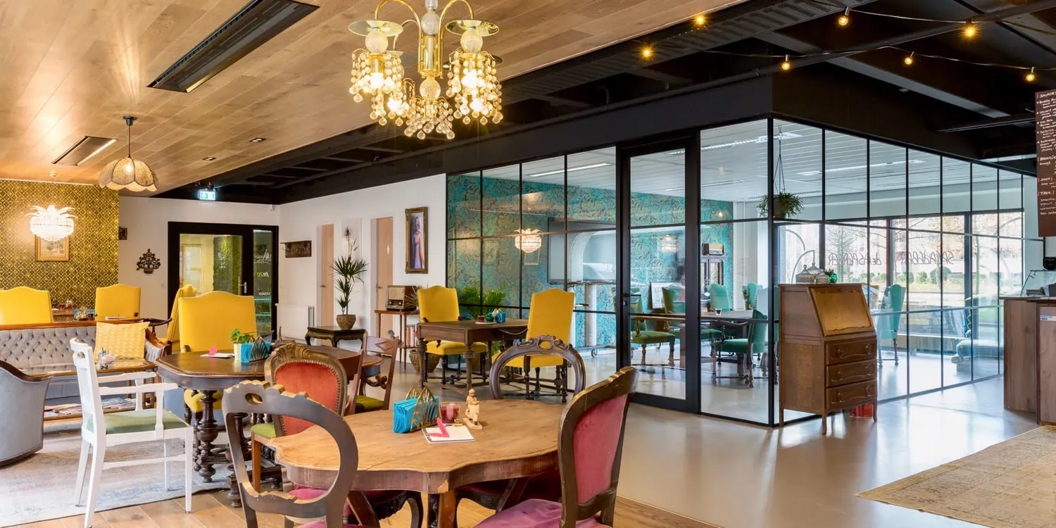 Retro look glaswand kantoorpand Bogert 2-28 Eindhoven