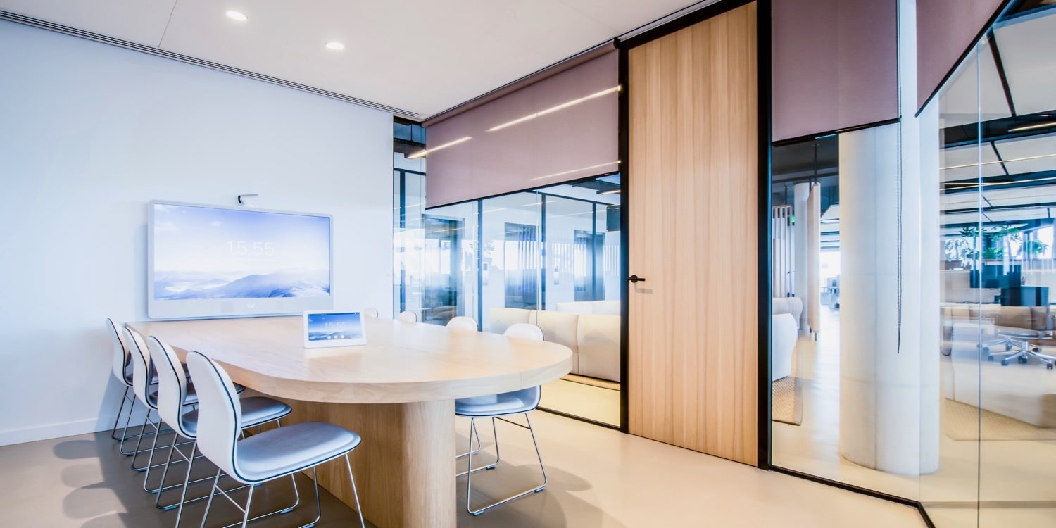 Slimline glaswanden meeting room Porcellis